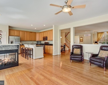 18488 Lanier Island Square - Photo Thumbnail 11