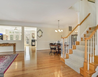 18488 Lanier Island Square - Photo Thumbnail 3