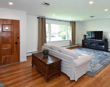 2 Cinnamon Fern Road - Photo Thumbnail 2