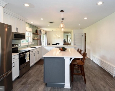 2 Cinnamon Fern Road - Photo Thumbnail 6
