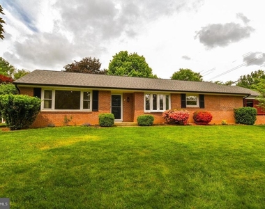 2 Cinnamon Fern Road - Photo Thumbnail 1