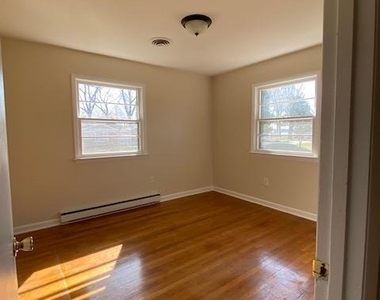 6226 Townsend Drive - Photo Thumbnail 9
