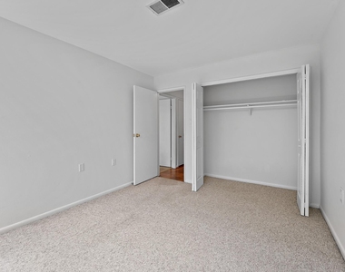 4420 Briarwood Court N - Photo Thumbnail 14