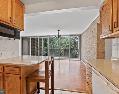 4420 Briarwood Court N - Photo Thumbnail 6