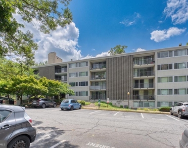 4420 Briarwood Court N - Photo Thumbnail 21