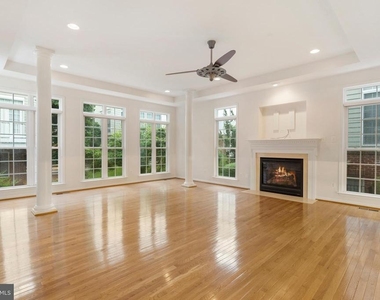 8880 Olive Mae Circle - Photo Thumbnail 14