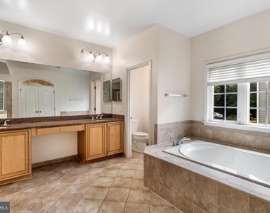 8880 Olive Mae Circle - Photo Thumbnail 22