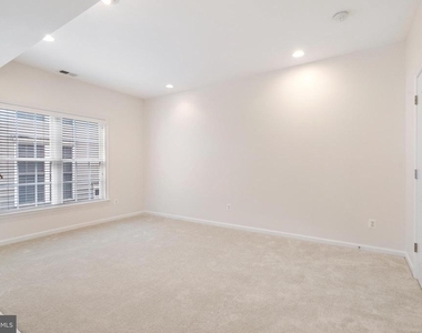 8880 Olive Mae Circle - Photo Thumbnail 32
