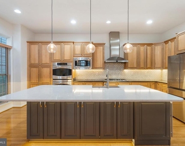 8880 Olive Mae Circle - Photo Thumbnail 4