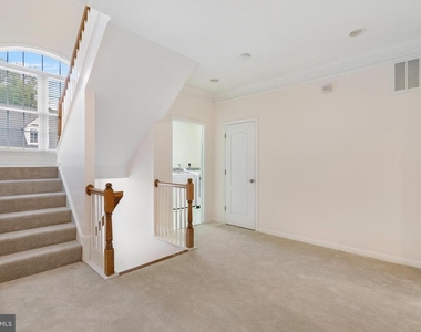 8880 Olive Mae Circle - Photo Thumbnail 17