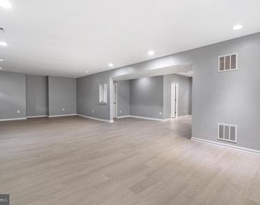 8880 Olive Mae Circle - Photo Thumbnail 41