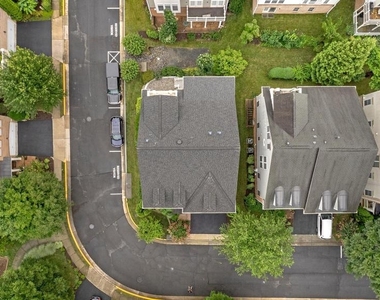 8880 Olive Mae Circle - Photo Thumbnail 2