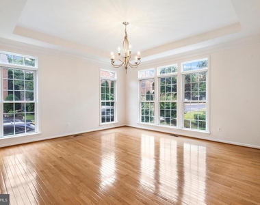 8880 Olive Mae Circle - Photo Thumbnail 13