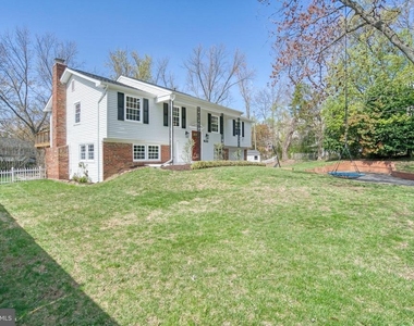 12805 Point Pleasant Drive - Photo Thumbnail 4