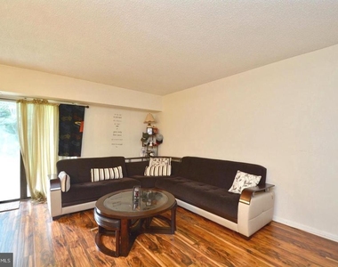 11643 Stoneview Square - Photo Thumbnail 3
