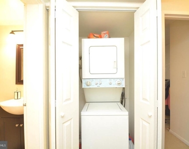 11643 Stoneview Square - Photo Thumbnail 4