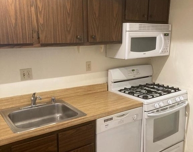 2601 Wagon Drive - Photo Thumbnail 7