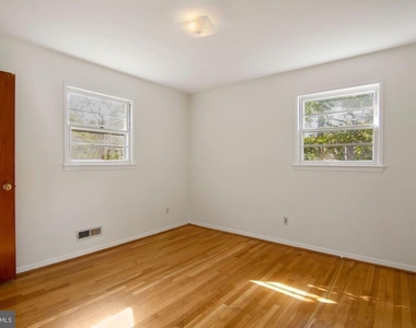 6807 Dean Drive - Photo Thumbnail 11