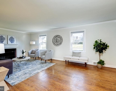 2900 Linden Lane - Photo Thumbnail 4