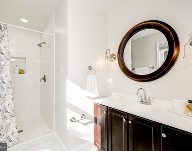 2900 Linden Lane - Photo Thumbnail 16
