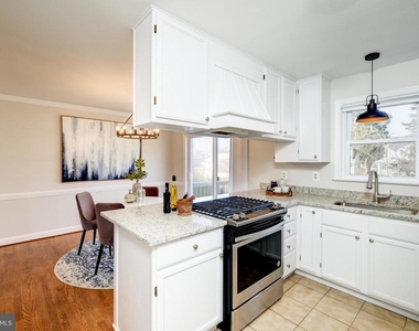 2900 Linden Lane - Photo Thumbnail 8