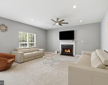 3738 Freehill Lane - Photo Thumbnail 7