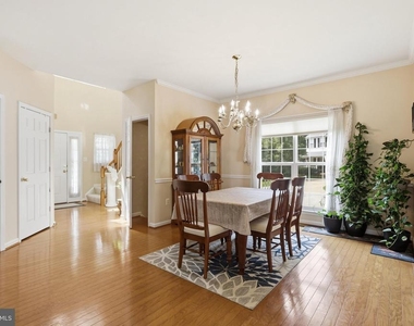 3738 Freehill Lane - Photo Thumbnail 9
