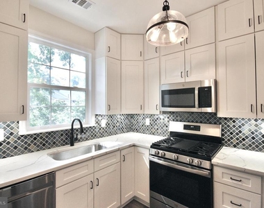 11401 Gate Hill Place - Photo Thumbnail 5