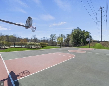 6601 Thackwell Way - Photo Thumbnail 17