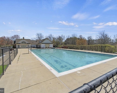 6601 Thackwell Way - Photo Thumbnail 18