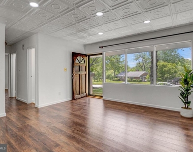 6323 Howe Place - Photo Thumbnail 1