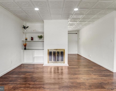 6323 Howe Place - Photo Thumbnail 5