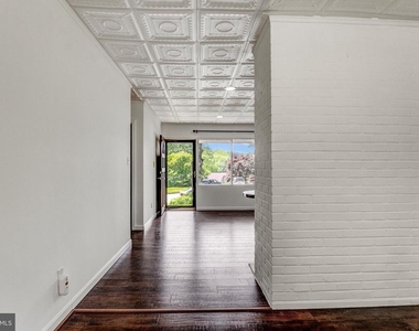 6323 Howe Place - Photo Thumbnail 7