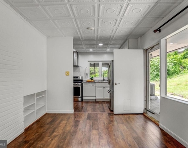 6323 Howe Place - Photo Thumbnail 9