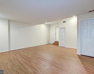 1502 Farsta Court - Photo Thumbnail 22
