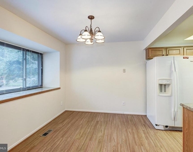 1502 Farsta Court - Photo Thumbnail 2