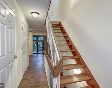 1502 Farsta Court - Photo Thumbnail 11