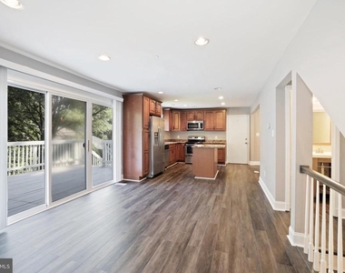 1518 Gingerwood Court - Photo Thumbnail 9