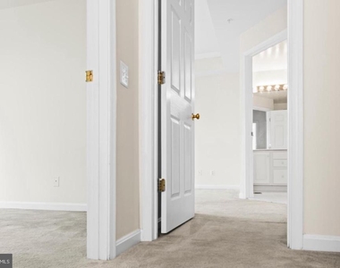 7014 Metropolitan Place - Photo Thumbnail 13
