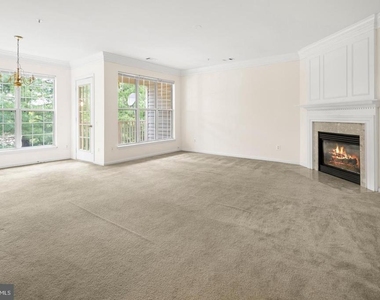 7014 Metropolitan Place - Photo Thumbnail 3
