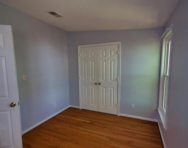 5901 Saint Giles Way - Photo Thumbnail 14
