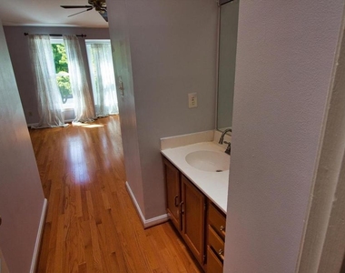 5901 Saint Giles Way - Photo Thumbnail 2