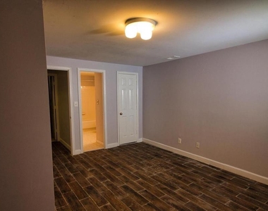 5901 Saint Giles Way - Photo Thumbnail 11