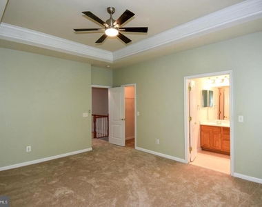 7810 Locust Leaf Lane - Photo Thumbnail 22