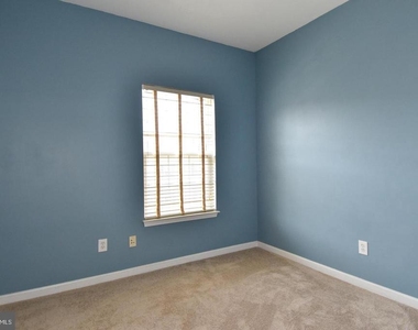 7810 Locust Leaf Lane - Photo Thumbnail 26
