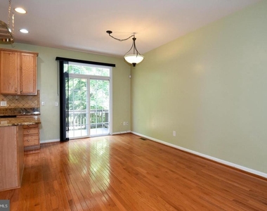 7810 Locust Leaf Lane - Photo Thumbnail 10