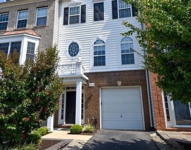 7810 Locust Leaf Lane - Photo Thumbnail 1