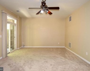 7810 Locust Leaf Lane - Photo Thumbnail 23