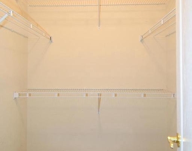 7810 Locust Leaf Lane - Photo Thumbnail 33