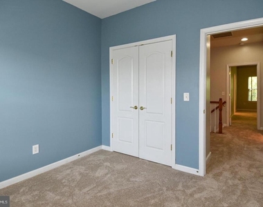 7810 Locust Leaf Lane - Photo Thumbnail 27